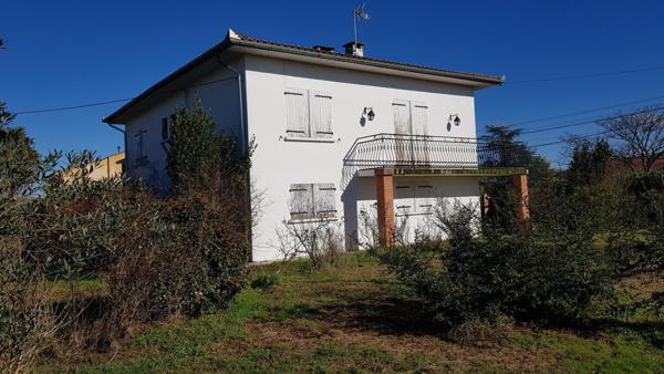 Villa 5 pièces, 4 chambres, garage, beau jardin