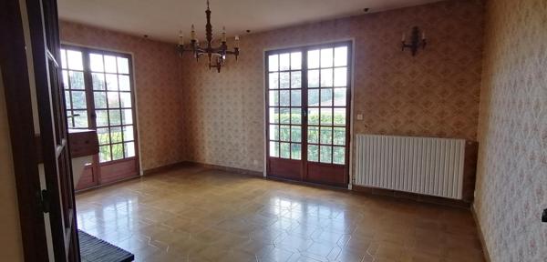 Villa 5 pièces, 4 chambres, garage, beau jardin