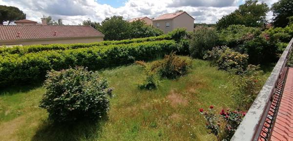 Villa 5 pièces, 4 chambres, garage, beau jardin