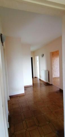 Villa 5 pièces, 4 chambres, garage, beau jardin