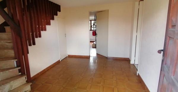 Villa 5 pièces, 4 chambres, garage, beau jardin