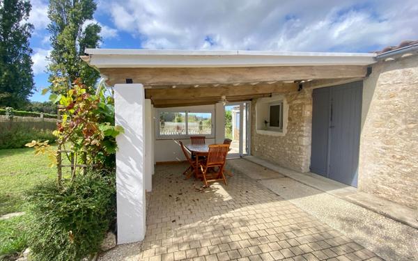 Maison à vendre    4 pièces •  Saint-Just-Luzac