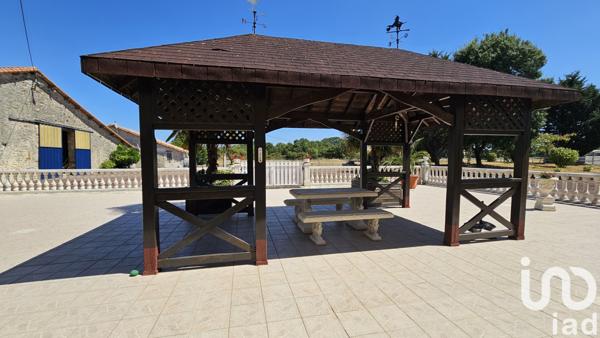 Maison à vendre 6 pièces 338 m² Villefagnan