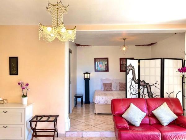 Propriété d’exception, 207 m², 10 pièces, terrain 1 200 m² paysager, piscine, terrasses, vue panoramique.