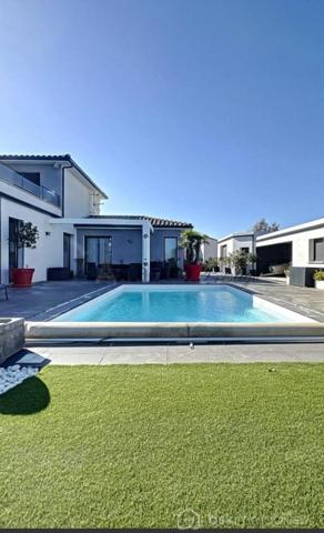 Maison traditionnelle de 260 m²