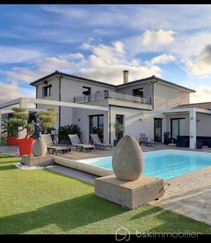 Maison traditionnelle de 260 m²