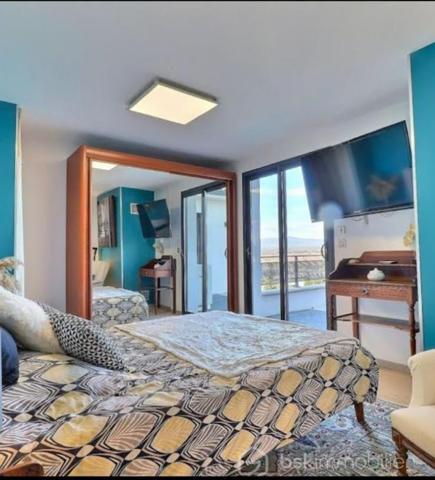 Maison traditionnelle de 260 m²