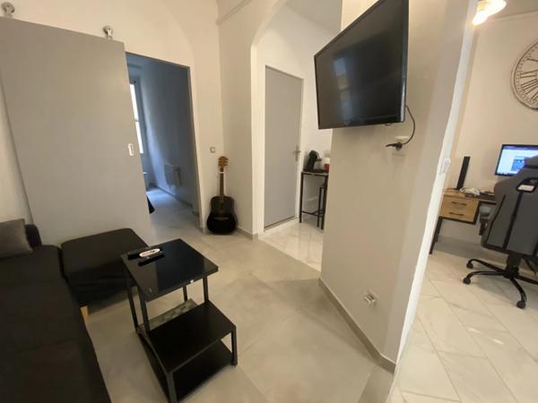 Hyères (83400) T3 refait a neuf