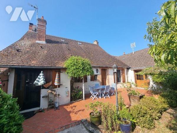 A vendre à Romorantin (41), Située au nord de Romorantin, cette maison pleine de caractère sédu...