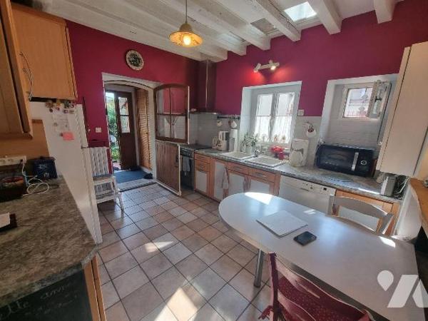 A vendre à Romorantin (41), Située au nord de Romorantin, cette maison pleine de caractère sédu...