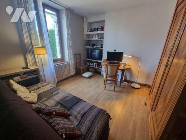 A vendre à Romorantin (41), Située au nord de Romorantin, cette maison pleine de caractère sédu...
