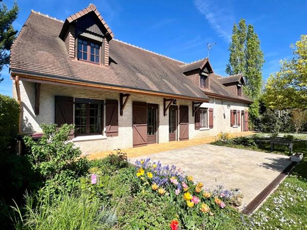 MAGNIFIQUE LONGERE - 7 MN GARE TGV VENDOME -  5 MN CENTRE VILLE