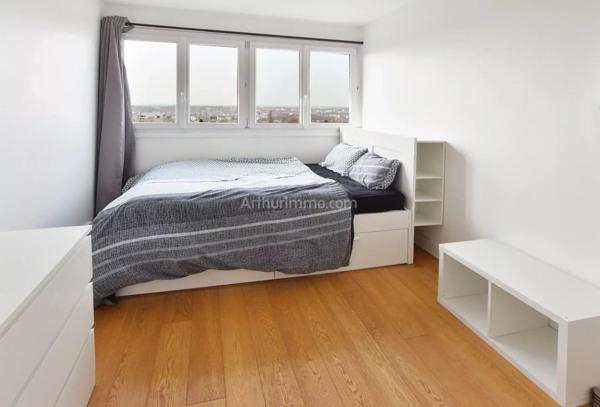 Vente                                                      Appartement
                        
                     3 pièces                      65 m2                     à Villeneuve-Saint-Georges