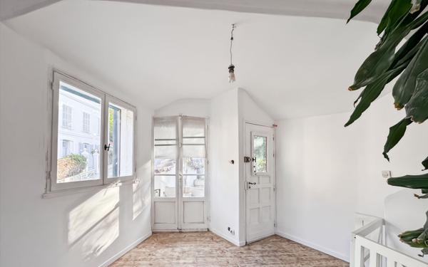 Maison à vendre    3 pièces •  Hyères