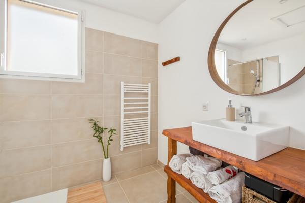 Reyrieux (01600) Maison rénovée avec grand terrain plat – Proche Bord de Saône
