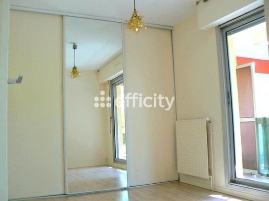 Appartement
         2 pièces
        - 49 m²