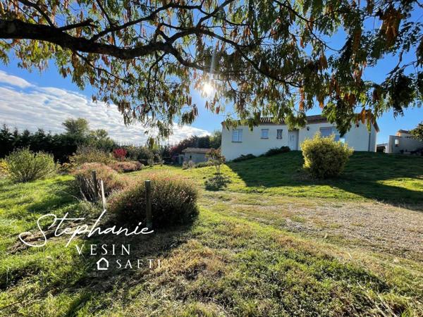 Maison lumineuse avec piscine et grand terrain