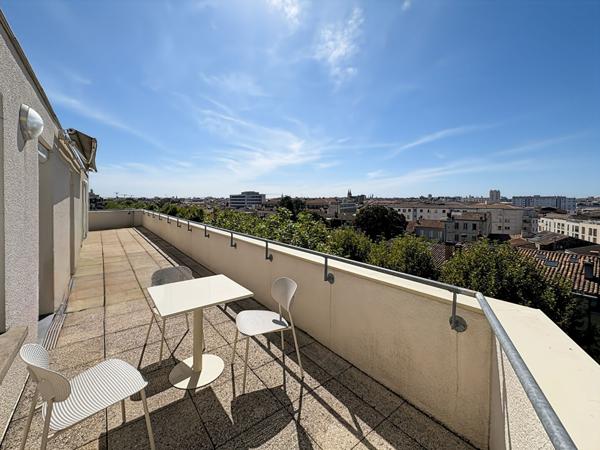 Appartement 3 pièces avec grande terrasse aux Chartrons à Bordeaux 33000