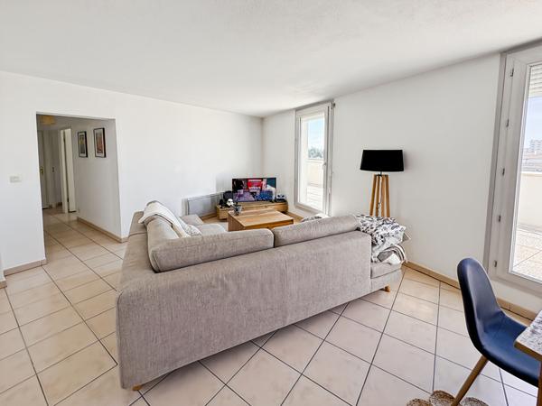 Appartement 3 pièces avec grande terrasse aux Chartrons à Bordeaux 33000