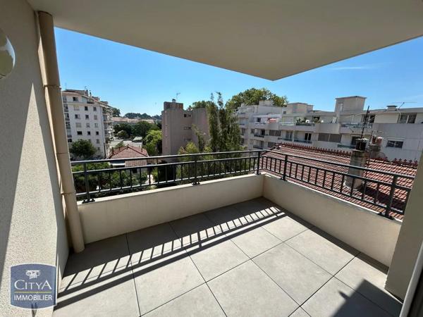Appartement à louer 2 pièces 44.41m² Toulon (83100)