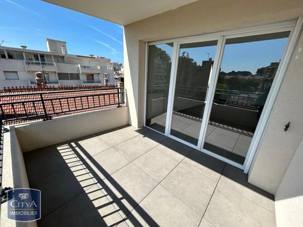Appartement à louer 2 pièces 44.41m² Toulon (83100)