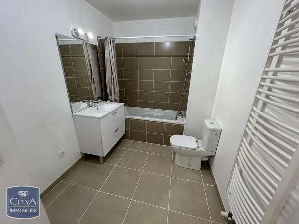 Appartement à louer 2 pièces 44.41m² Toulon (83100)