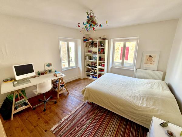 Vic-le-Comte (63270) Charmante maison de village rénovée – 115,72 m² – Cœur de Vic-le-Comte