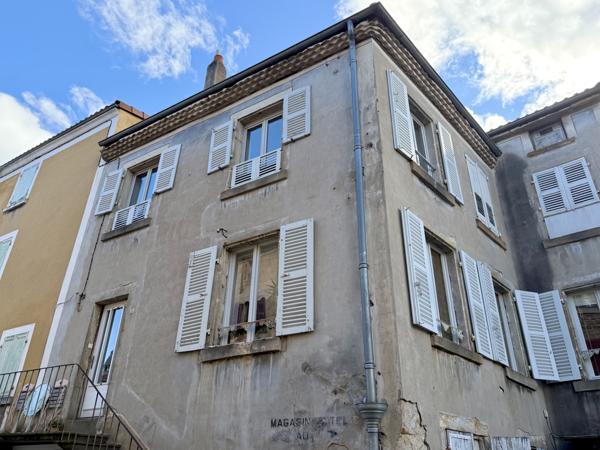 Vic-le-Comte (63270) Charmante maison de village rénovée – 115,72 m² – Cœur de Vic-le-Comte