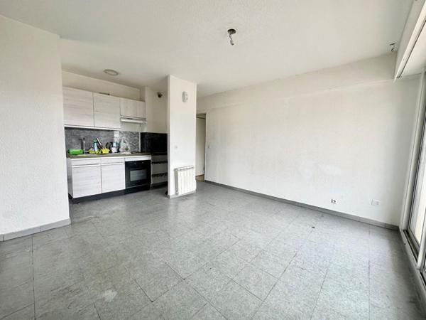 Appartement Vence 2 pièces 40m2 à rénover, avec balcon et cave
