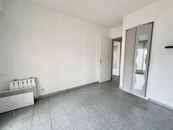 Appartement Vence 2 pièces 40m2 à rénover, avec balcon et cave