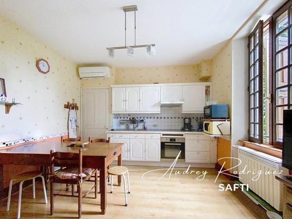 Maison familiale avec jardin et dépendances