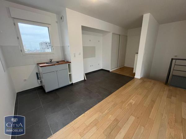 Appartement à louer 4 pièces 107.99m²