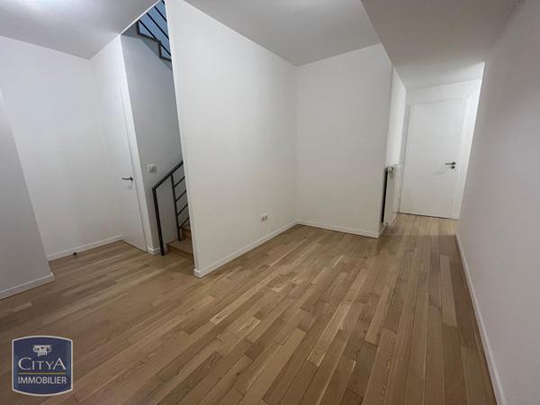 Appartement à louer 4 pièces 107.99m²