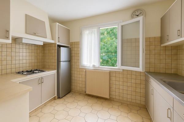 CHOISY LE ROI - Les Gondoles - Maison de 5 pièces - 83m² sur un sous-sol global - Terrain de 718m²