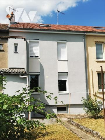 MAISON DE VILLE EN PARTIE RENOVÉE