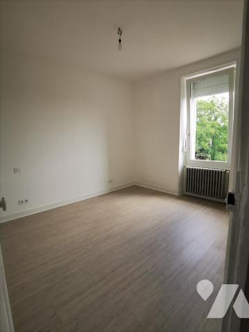 MAISON DE VILLE EN PARTIE RENOVÉE