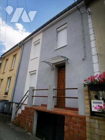 MAISON DE VILLE EN PARTIE RENOVÉE