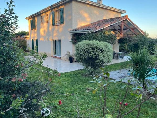 Maison Muret T6 de 177 m2 avec piscine surun terrain de 1020m²