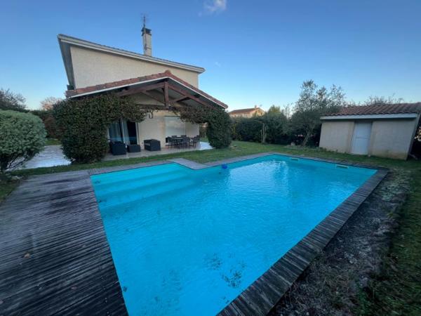 Maison Muret T6 de 177 m2 avec piscine surun terrain de 1020m²