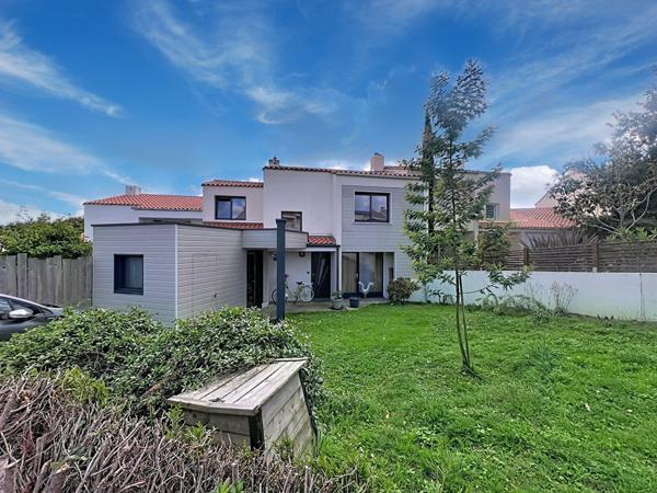 Vente maison La Roche Sur Yon : 307 000 € - AJP Immobilier La Roche-sur-Yon