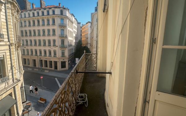 Appartement à vendre    3 pièces • 70,33 m2 Lyon 1