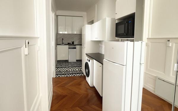 Appartement à vendre    3 pièces • 70,33 m2 Lyon 1