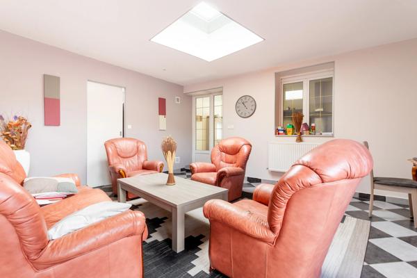 Maison
         7 pièces
        - 135 m² Exclusivité 425 000 € *