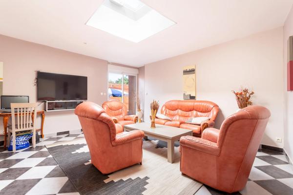 Maison
         7 pièces
        - 135 m² Exclusivité 425 000 € *