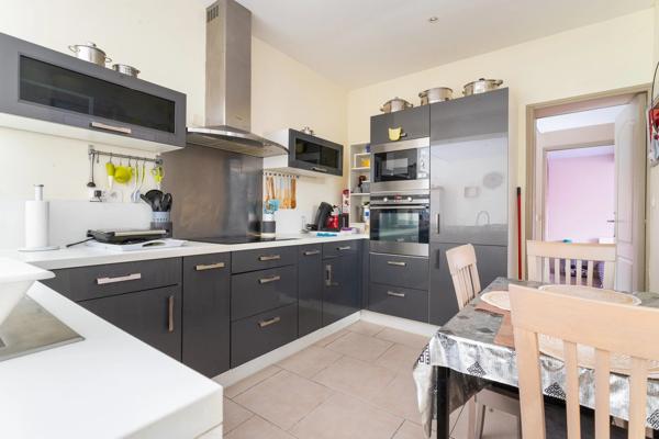 Maison
         7 pièces
        - 135 m² Exclusivité 425 000 € *