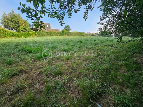 Terrain de 2 120,99 m²