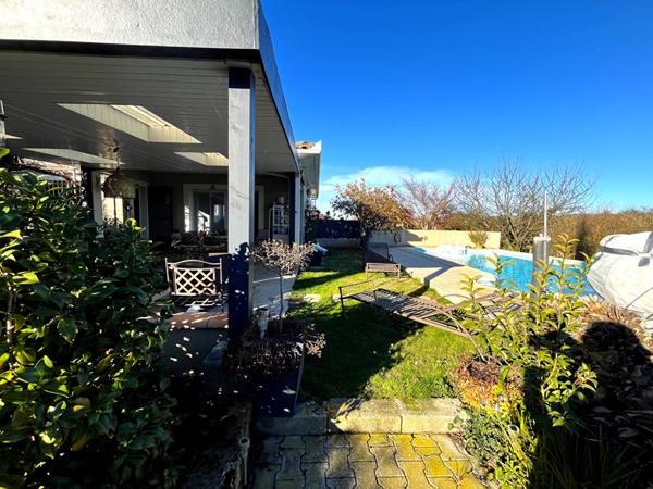 ST AMADOU A VENDRE VILLA D'ARCHITECTE AVEC PISCINE, PRESTATIONS HAUT DE GAMME