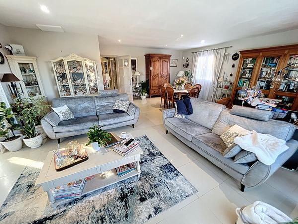 ST AMADOU A VENDRE VILLA D'ARCHITECTE AVEC PISCINE, PRESTATIONS HAUT DE GAMME