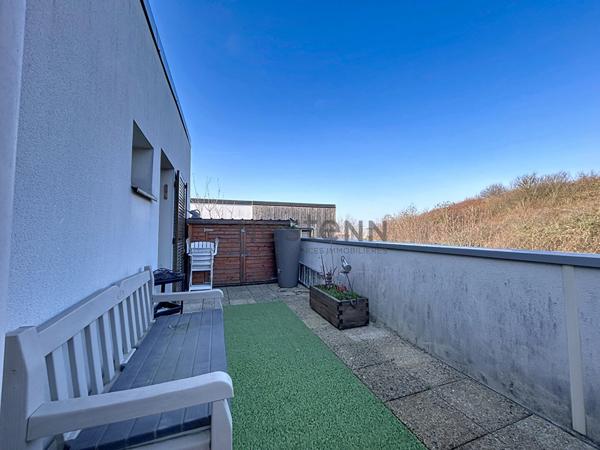 Appartement VAL POMPADOUR (limite CRETEIL) 3 pièces dernier étage avec terrasses et box!