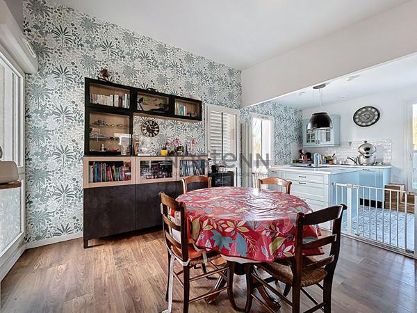 Appartement VAL POMPADOUR (limite CRETEIL) 3 pièces dernier étage avec terrasses et box!